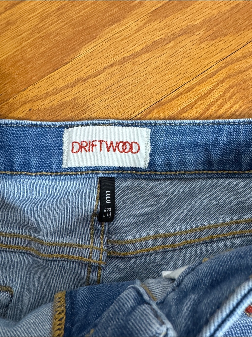 Driftwood Lulu Embroidered Cut Off Shorts 29 Frayed Hem Boho Summer - Picture 4 of 7